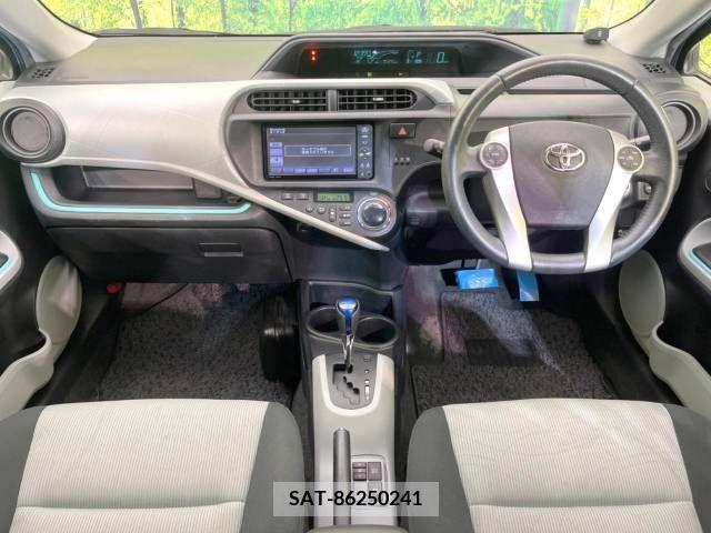 Toyota AQUA 2012-03 313921-1