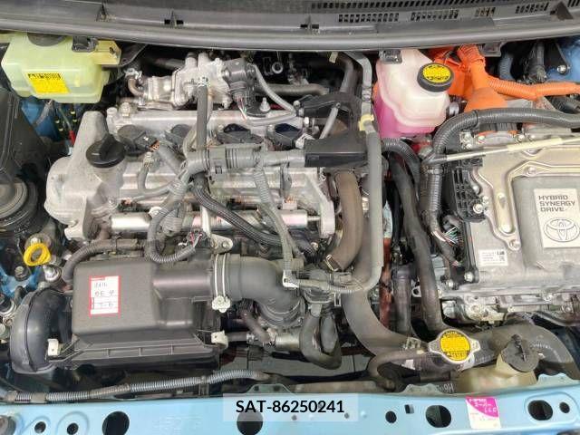 Toyota AQUA 2012-03 313921-18