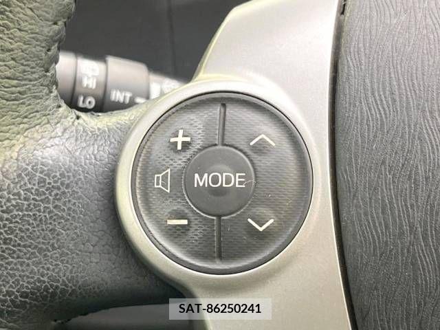 Toyota AQUA 2012-03 313921-7