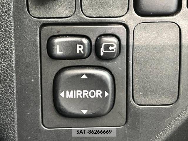 Daihatsu ESSE 2011-06 379612-2