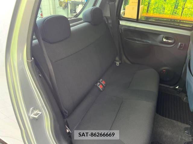 Daihatsu ESSE 2011-06 379612-9