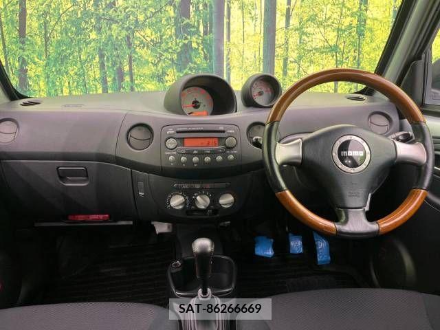 Daihatsu ESSE 2011-06 379612-1