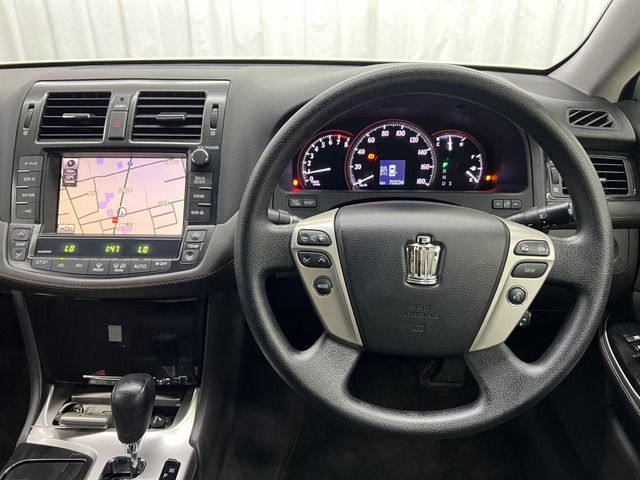 Toyota CROWN SEDAN 2010-08 8604-6