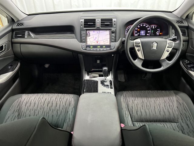 Toyota CROWN SEDAN 2010-08 8604-5