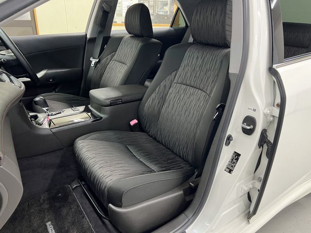 Toyota CROWN SEDAN 2010-08 8604-12