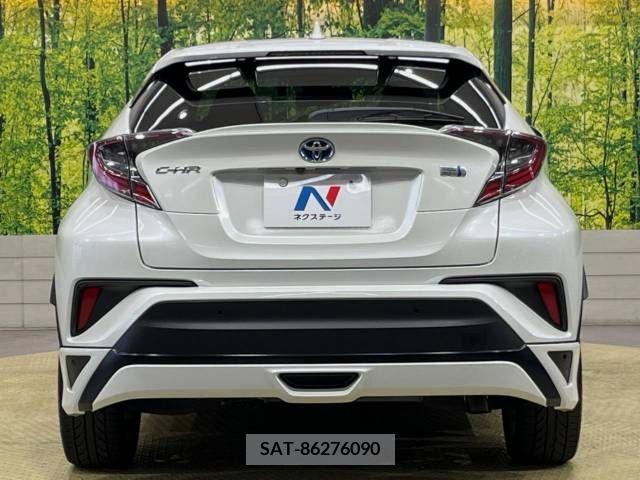 Toyota C-HR 2017-05 295025-15