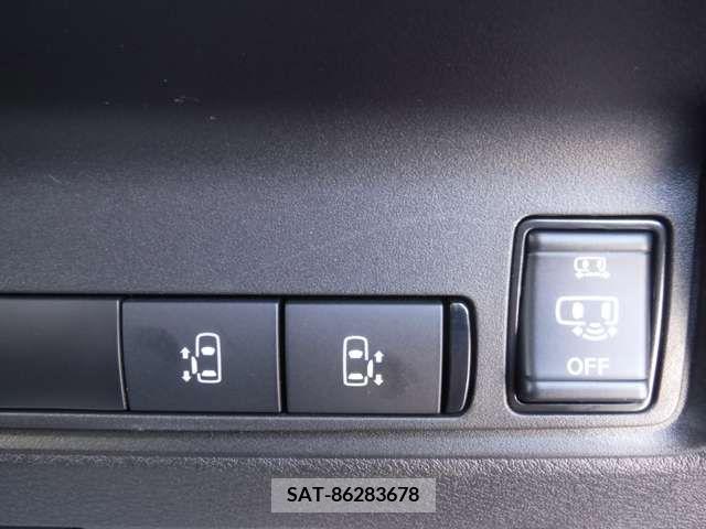 Nissan SERENA 2023-02 225832-10