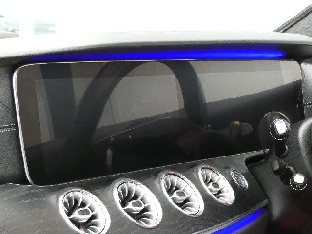 Mercedes Benz E-CLASS 2017-08 2913-9