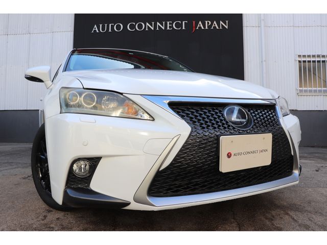 Lexus CT 2011-07 822-1