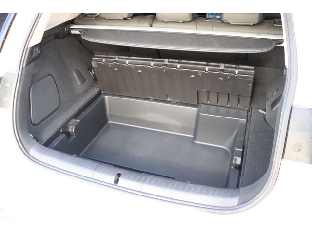 Lexus CT 2011-07 822-23