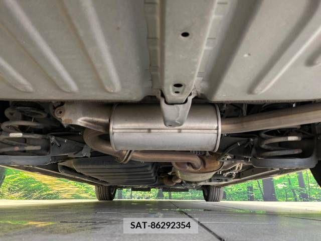 Toyota VOXY 2014-06 321399-19