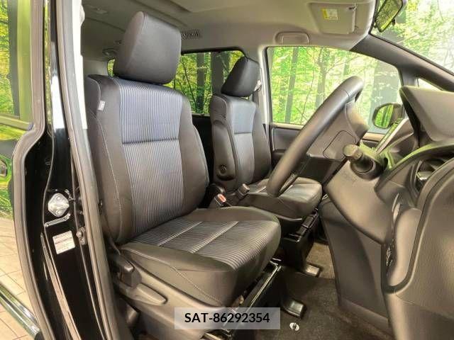 Toyota VOXY 2014-06 321399-8