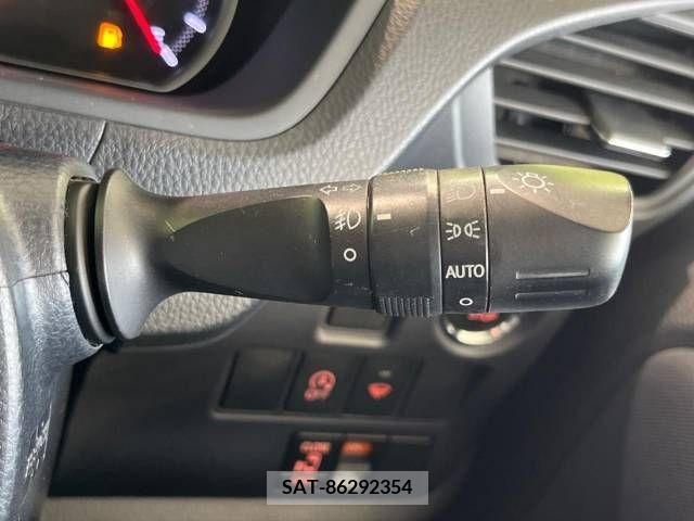 Toyota VOXY 2014-06 321399-7