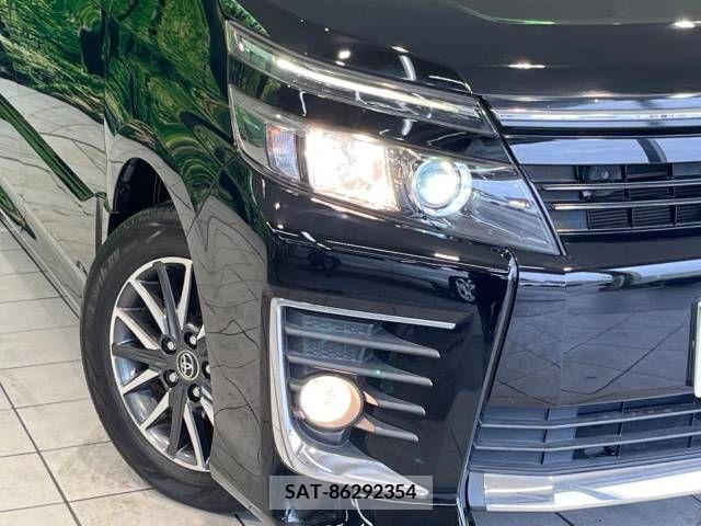 Toyota VOXY 2014-06 321399-13