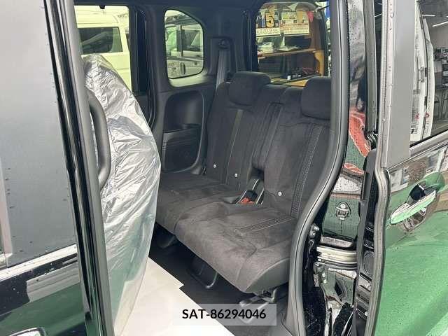 Honda N BOX CUSTOM 2023-02 209143-5