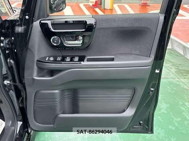 Honda N BOX CUSTOM 2023-02 209143-13