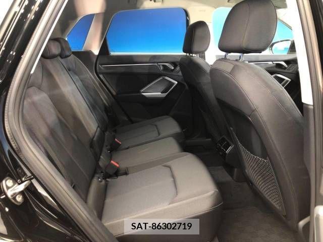 Audi Q3 2023-02 332593-9