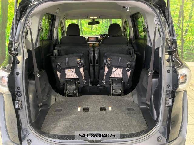 Toyota SIENTA 2017-02 217758-11