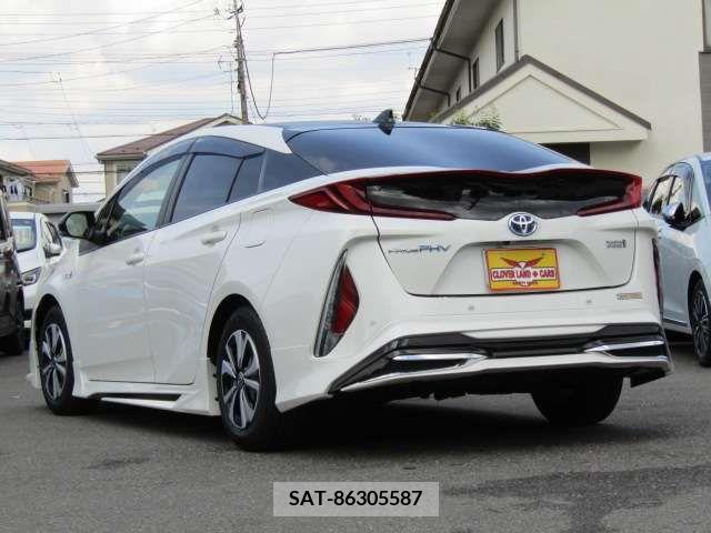 Toyota PRIUS PHV 2020-04 322625-8