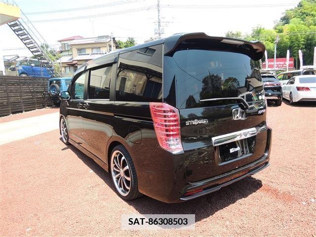 Honda e 2010-09 348094-11