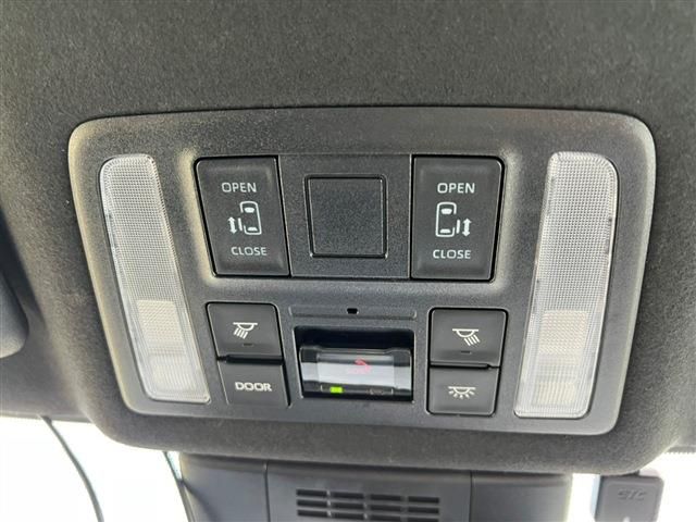 Toyota VOXY HYBRID 2022-05 196317-13