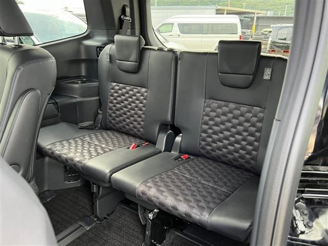 Toyota VOXY HYBRID 2022-05 196317-3