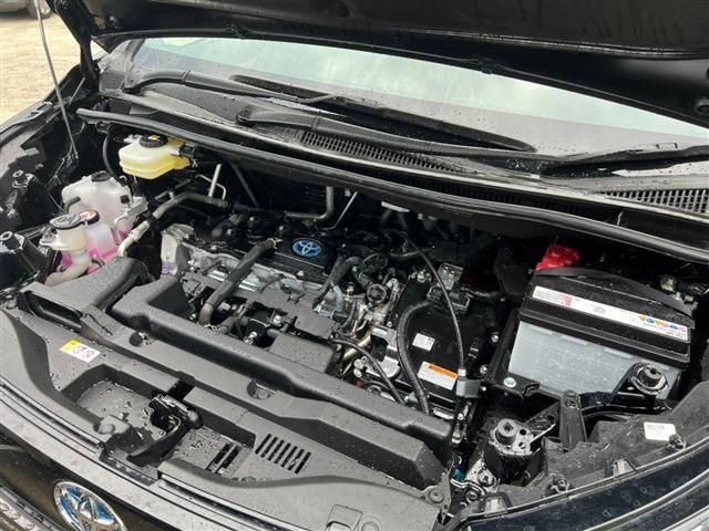 Toyota VOXY HYBRID 2022-05 196317-23