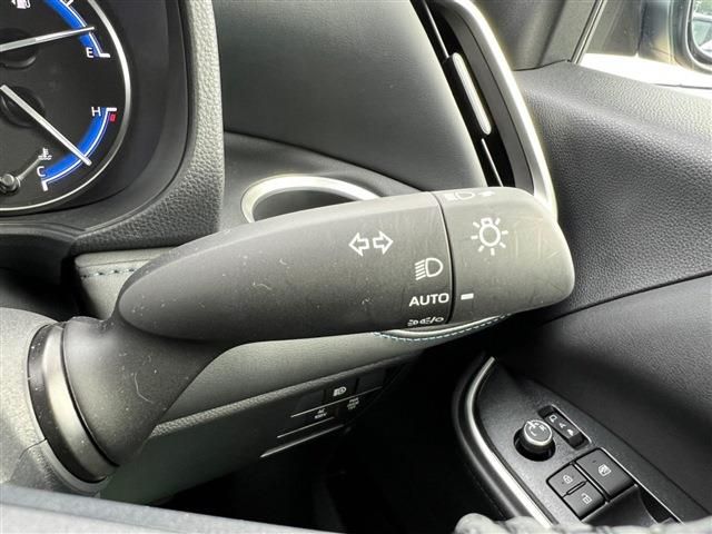 Toyota VOXY HYBRID 2022-05 196317-14