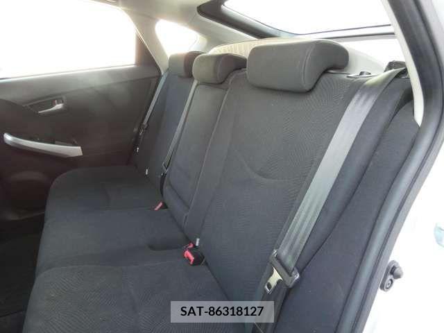 Toyota PRIUS 2012-10 322033-7