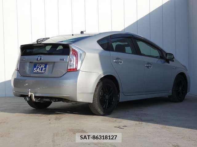 Toyota PRIUS 2012-10 322033-5