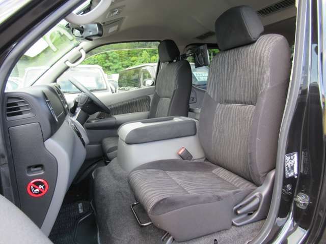 Nissan NV350 Caravan 2018-02 194349-21