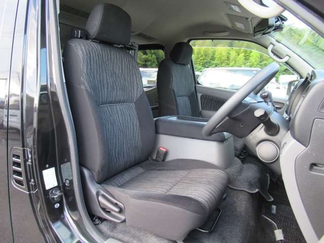 Nissan NV350 Caravan 2018-02 194349-18