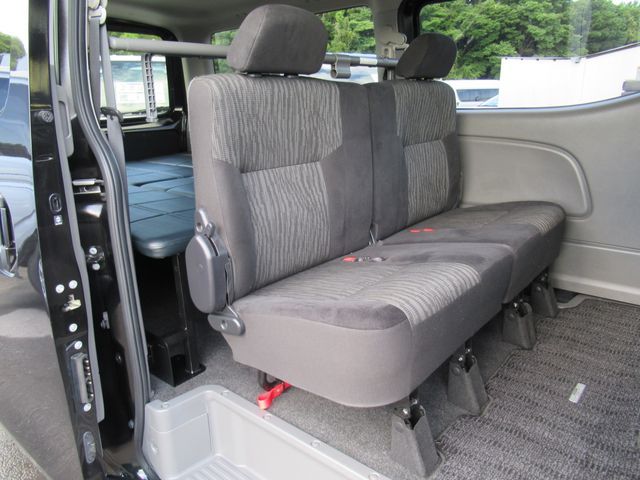 Nissan NV350 Caravan 2018-02 194349-23