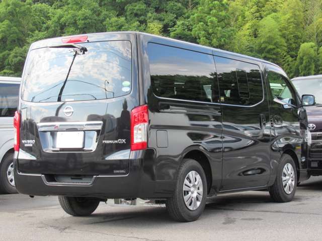 Nissan NV350 Caravan 2018-02 194349-1
