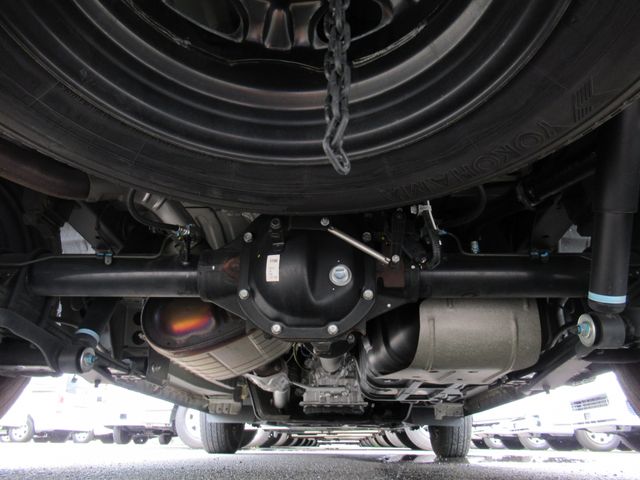 Nissan NV350 Caravan 2018-02 194349-28