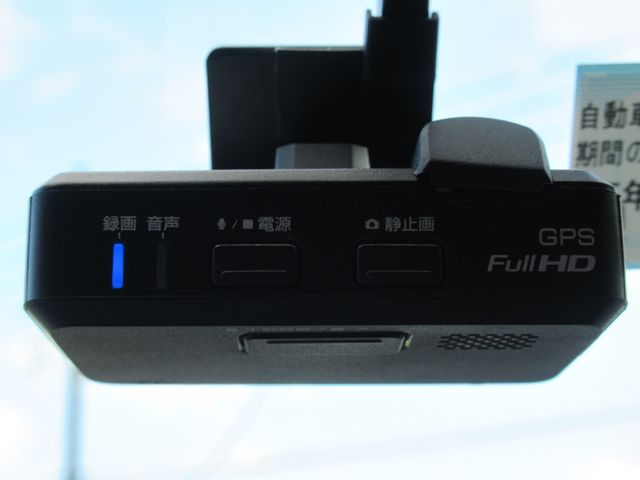 Nissan NV350 Caravan 2018-02 194349-12