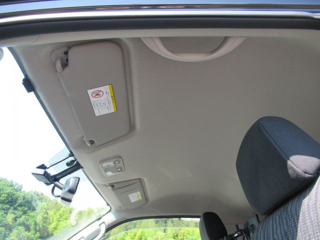Nissan NV350 Caravan 2018-02 194349-19