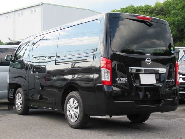 Nissan NV350 Caravan 2018-02 194349-3