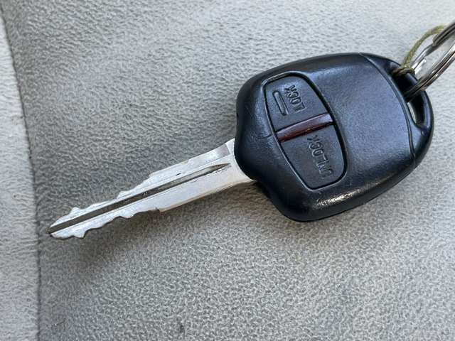 Mitsubishi COLT 2009-11 18142-11