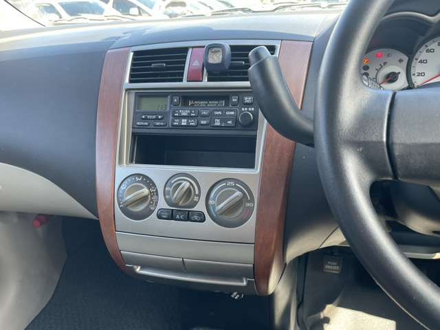 Mitsubishi COLT 2009-11 18142-7