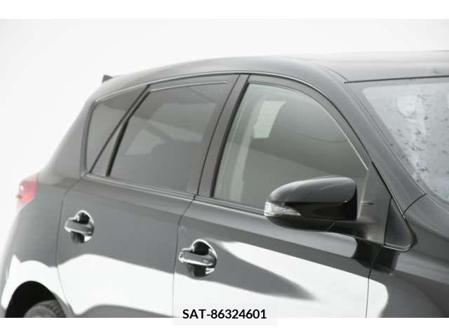Toyota AURIS 2013-04 230456-3