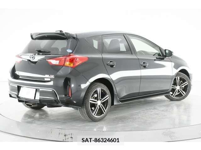 Toyota AURIS 2013-04 230456-1