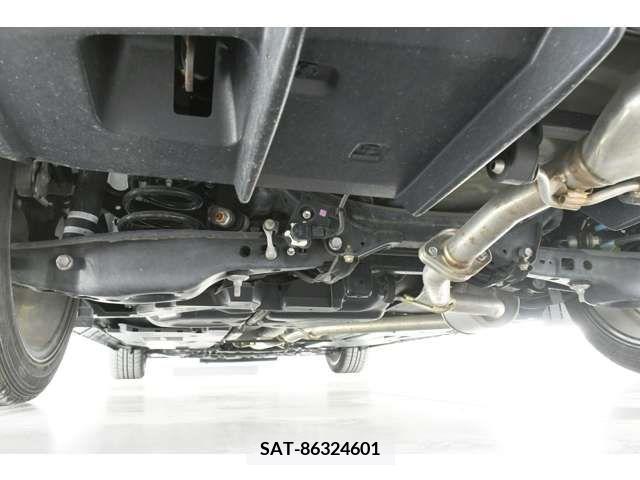 Toyota AURIS 2013-04 230456-7