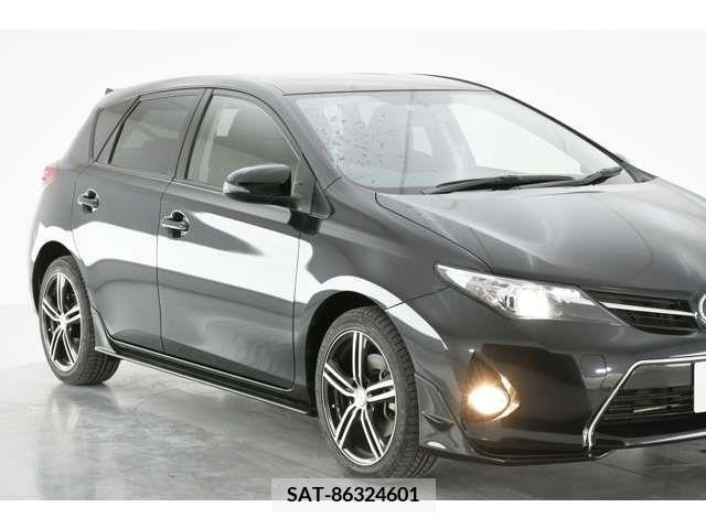 Toyota AURIS 2013-04 230456-4
