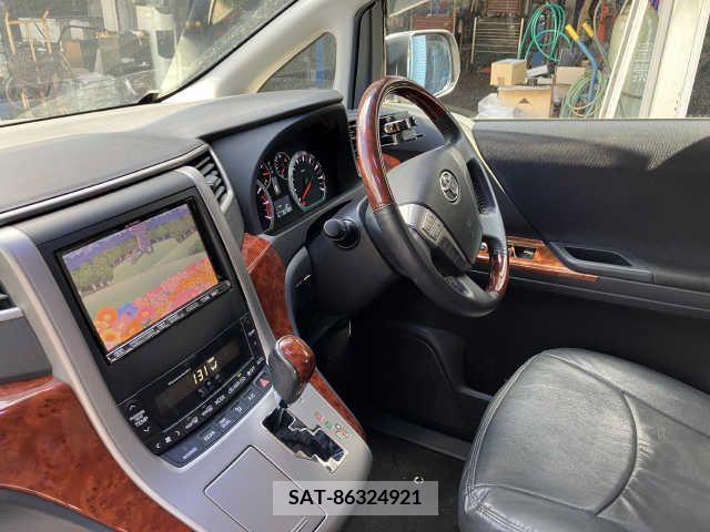 Toyota VELLFIRE 2011-06 232905-1