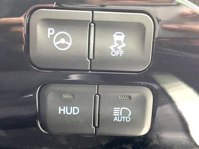 Toyota PRIUS 2017-10 12793-6