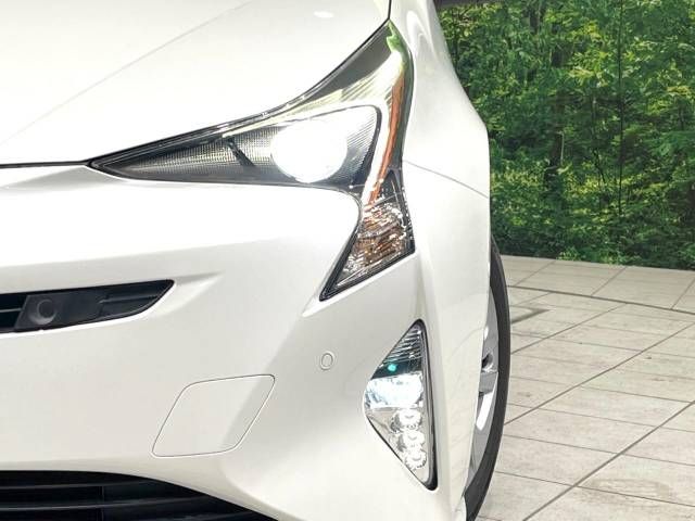 Toyota PRIUS 2017-10 12793-12