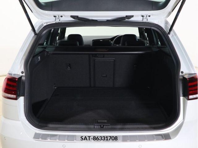 VolksWagen GOLF R VARIANT 2019-04 374173-23