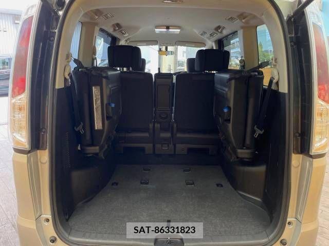 Nissan SERENA 2012-08 367769-11