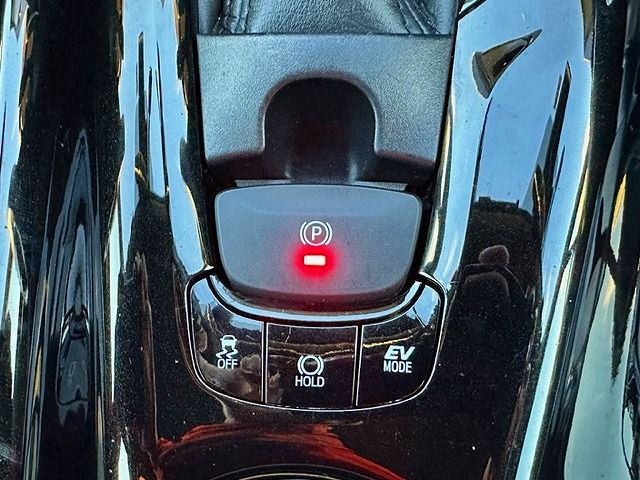 Toyota C-HR 2017-01 184282-17